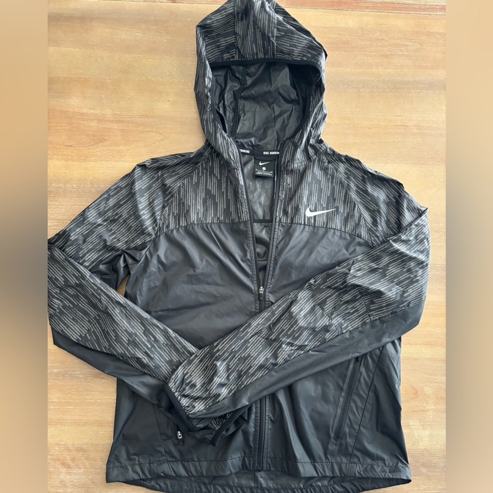 Nike Women's Shield Flash Running Reflective Zip Up Black Gray Jacket, Sz Small